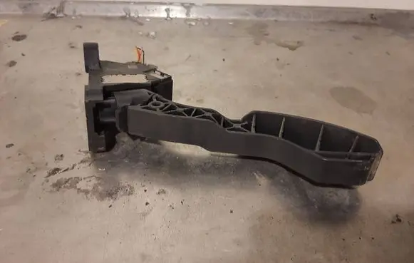 Toyota Auris 150 Accelerator throttle pedal 7811002010 49498212877