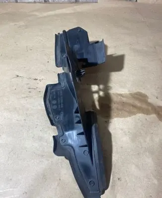 Ford Focus Radiator mount bracket F1EB8339A