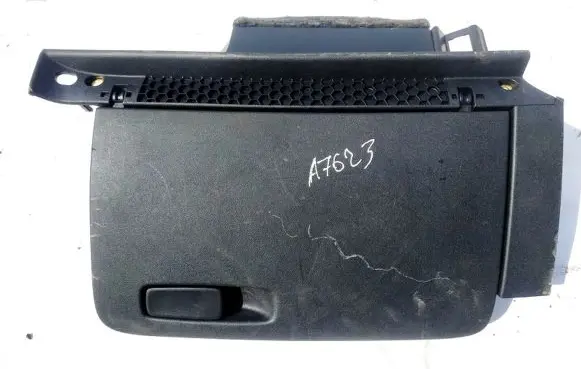 Audi A1 Glove box 8X1800375E 8X2857035
