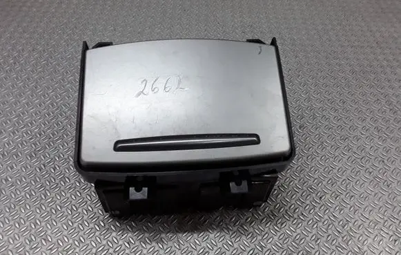 Cup holder front