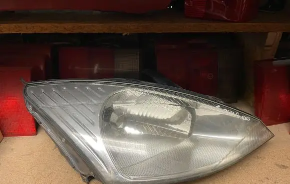 Ford Focus Headlight/headlamp 1M5113005
