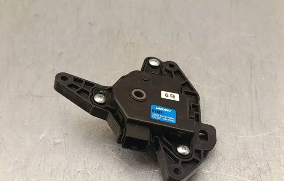 Hyundai Kona I Air flap motor/actuator EA1F0PPJAD01