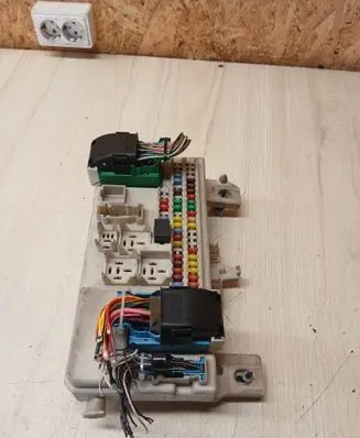 Mazda 3 I Fuse box set 519101026 00026086
