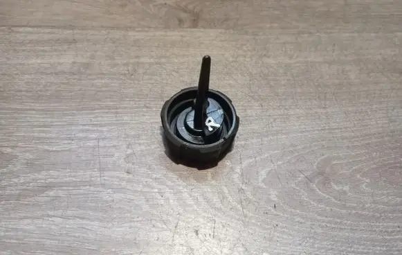 Volvo XC90 Power steering tank cap 