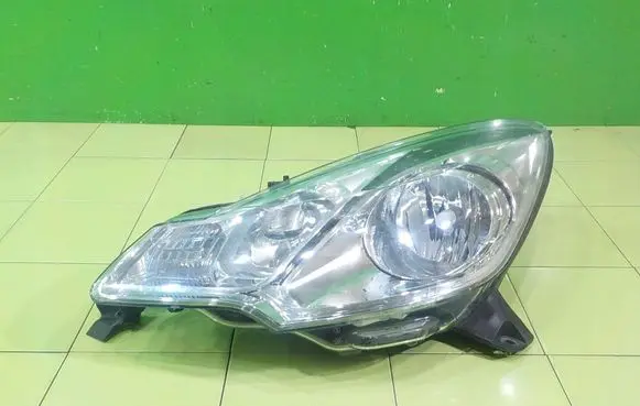Citroen C3 Headlight/headlamp 9677038380