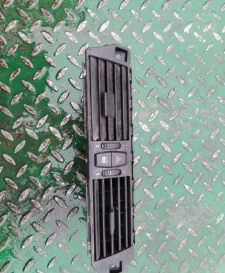BMW 5 E60 E61 Dash center air vent grill 7009275 6910734