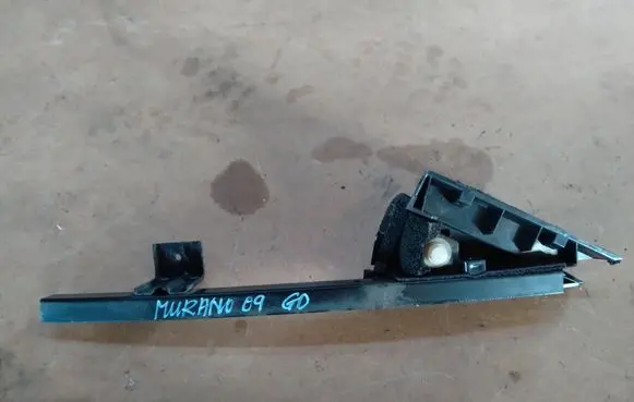 Nissan Murano Z51 Rear door windshield rail 