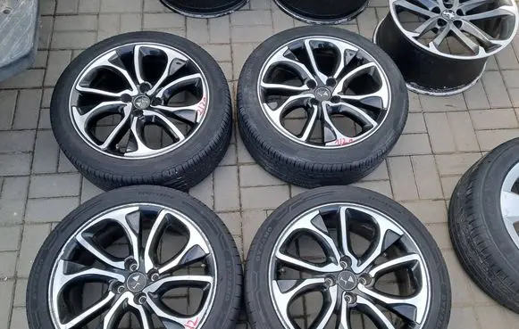 Citroen DS4 R18 alloy rim 9688904377