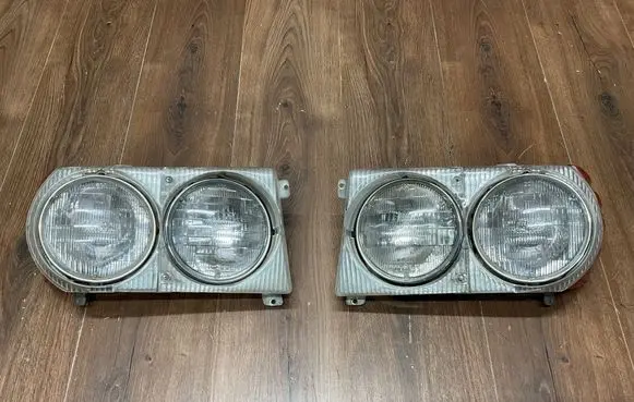 Mercedes-Benz SL R107 Headlights/headlamps set 1305523033 1305233055 1305523034
