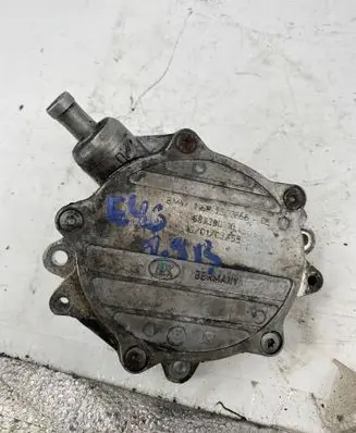 BMW 3 E46 Vacuum pump 7502656 68739010 6873901