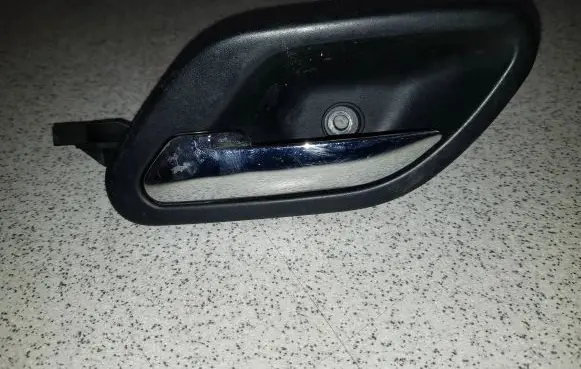 BMW 5 E39 Front door interior handle 8226049