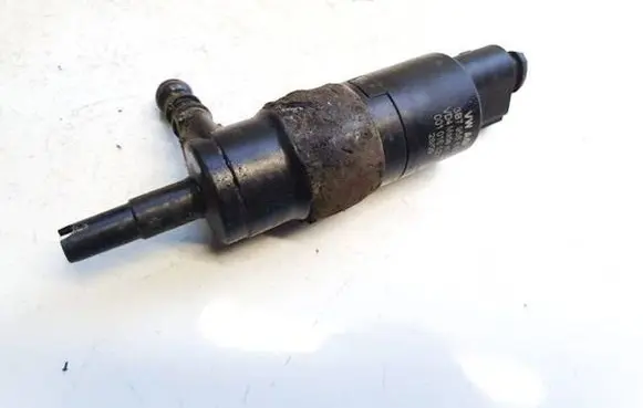 Volkswagen Touran I Headlight washer pump 3b7955681 001016
