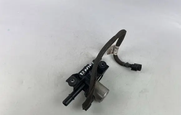 KIA Sportage Fuel tank valve 31180-P4800