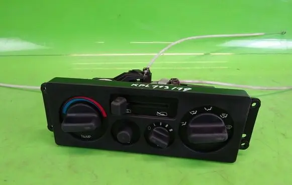 Isuzu Trooper Climate control/heater control trim 