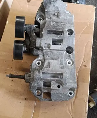 Generator/alternator bracket