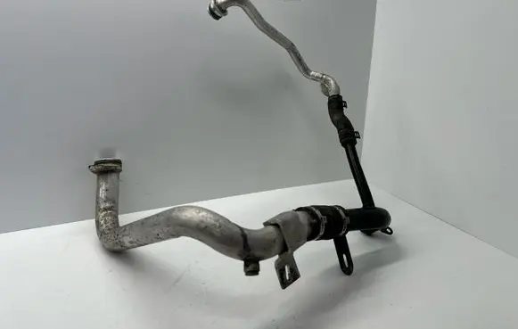 Volkswagen Touareg II Engine coolant pipe/hose 057121083S 057121169P 079121102B