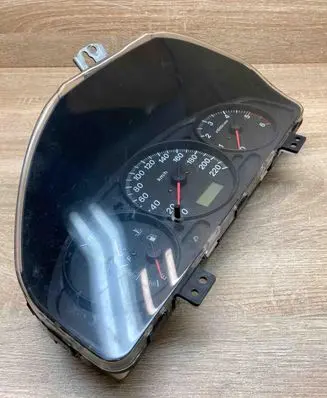 Mazda Premacy Speedometer (instrument cluster) CB16C