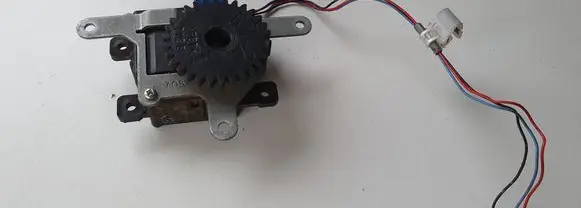 Toyota Avensis T270 A/C air flow flap actuator/motor 