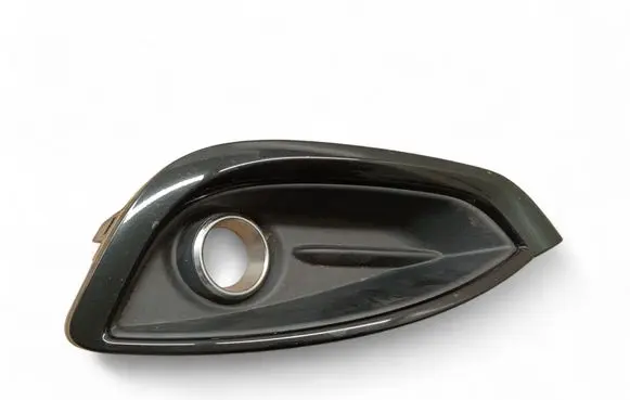 Chrysler Pacifica Front fog light trim/grill 68229007AA