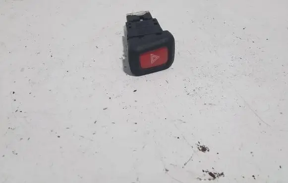 Nissan Primera Hazard light switch 06016
