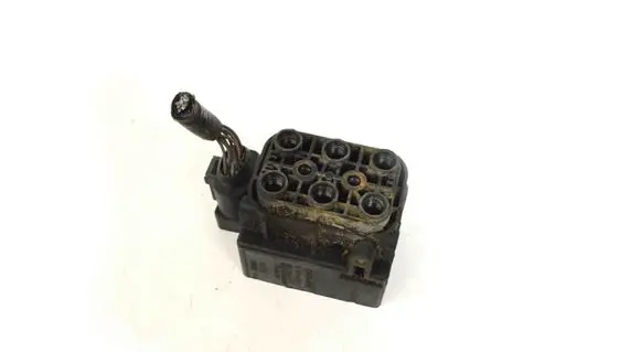 Tesla Model S Air suspension control unit module (rear) 1515240027