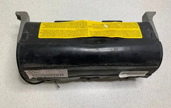 BMW 5 E39 Passenger airbag 3982225737 00065201A