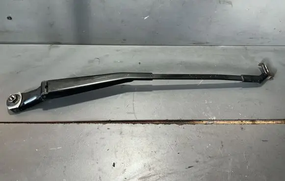Mercedes-Benz S W220 Front wiper blade arm A2208201844