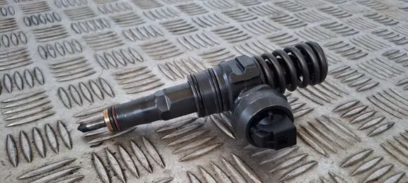 Volkswagen Caddy Fuel injector 038130073BR