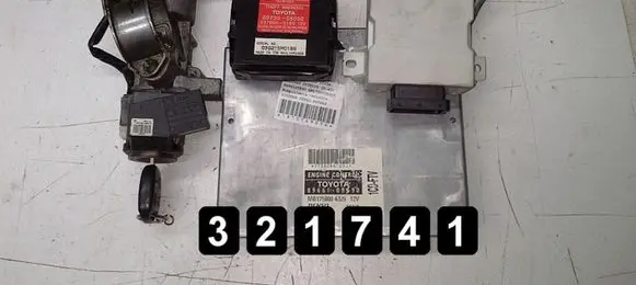 Toyota Avensis T250 Engine control unit/module 8966105690