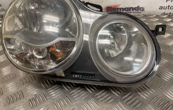 Volkswagen Polo Headlight/headlamp 4411150R