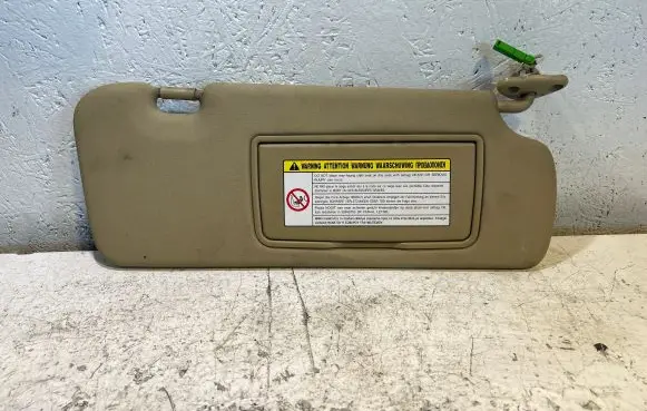 Toyota Land Cruiser (J120) Sun visor