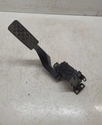 Volkswagen Golf IV Accelerator throttle pedal 1J1721503H