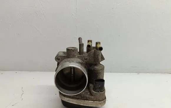 Volkswagen Touran I Throttle valve A2C53093430 08352