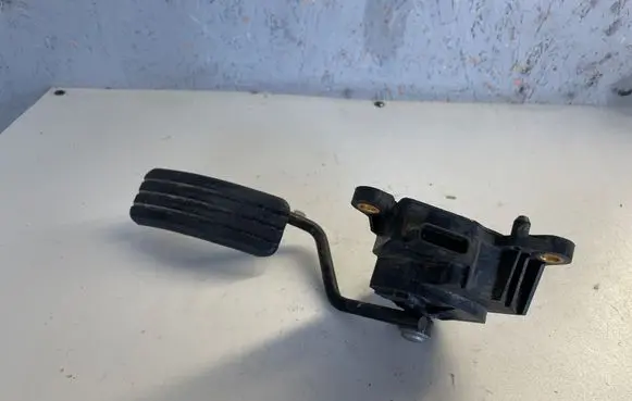 Renault Kangoo II Accelerator throttle pedal 8200436864