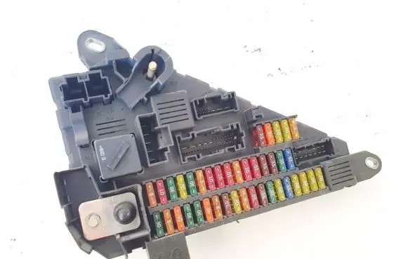 BMW 5 E60 E61 Fuse box set 690661901 6906619-01