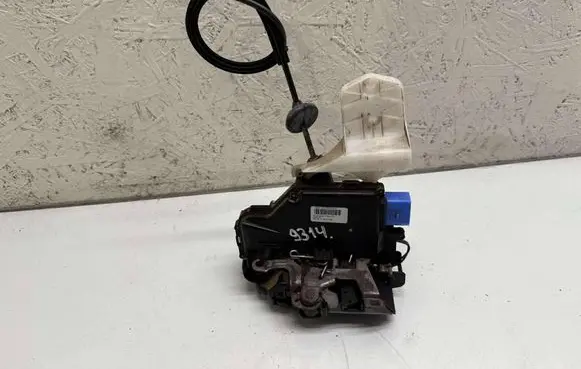Volkswagen Caddy Front door lock 3D1837016AQ