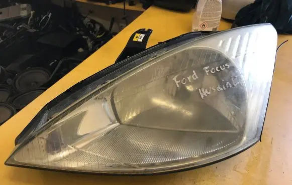 Ford Focus Headlight/headlamp