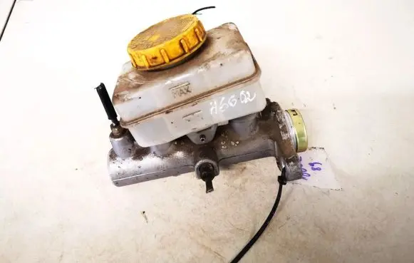 Subaru Impreza I Master brake cylinder