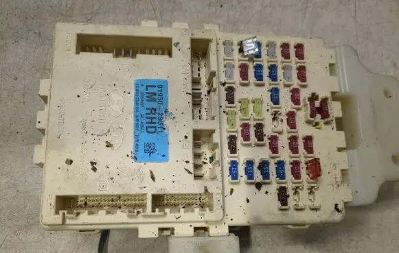 Hyundai ix35 Fuse module 919502S511 J8150452