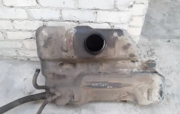 Iveco Daily 35.8 - 9 Fuel tank 