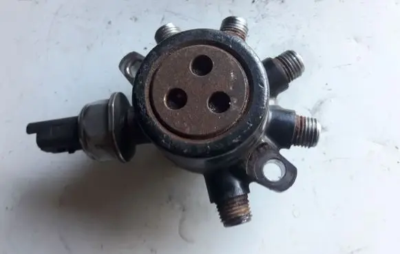 Ford Galaxy Fuel distributor 4M5Q9D280DA
