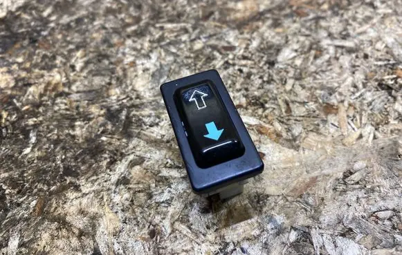 Maserati Biturbo Aerial antenna switch
