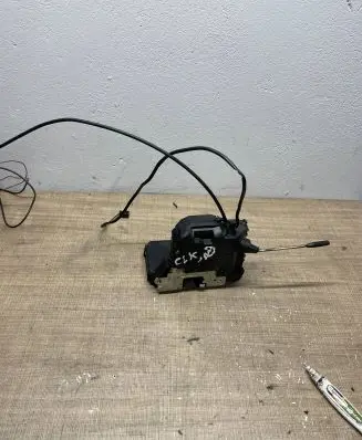 Mercedes-Benz CLK A209 C209 Loading door lock A2097200435
