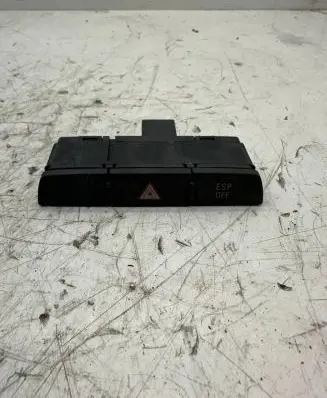 Audi Q7 4L Hazard light switch 4L2927137A