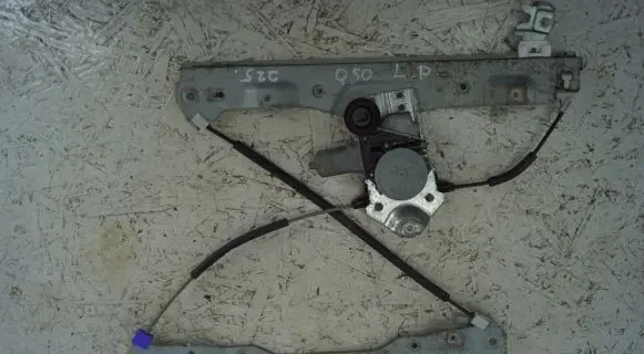 Infiniti Q50 Front door window regulator with motor