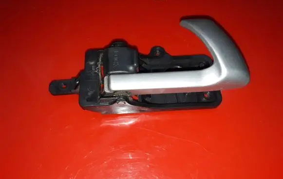 Hyundai Santa Fe Front door interior handle 82623CM000