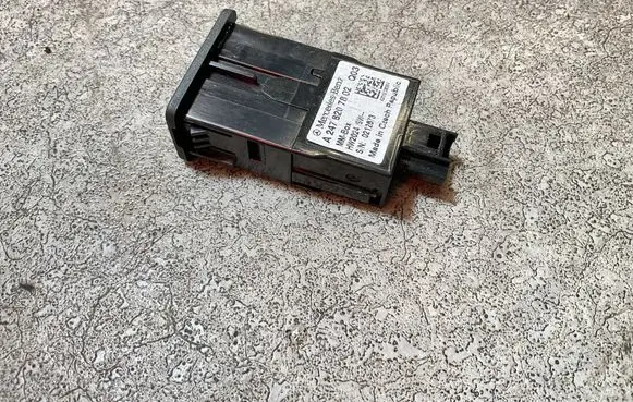 Mercedes-Benz Sprinter W907 W910 USB socket connector A2478207802 0212673 HW2024SW
