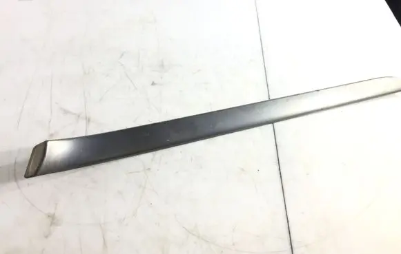Audi A4 S4 B6 8E 8H Front door trim bar 8E0867409