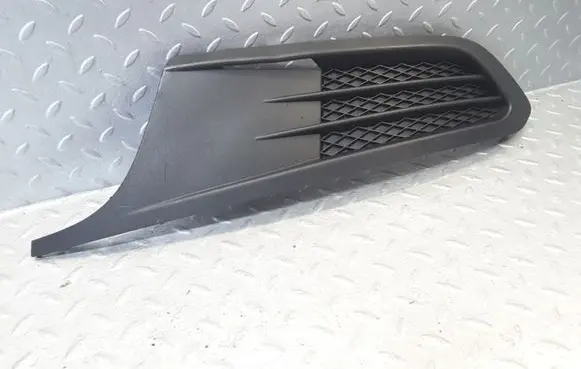 Volkswagen Jetta VI Front bumper lower grill 5C6853665