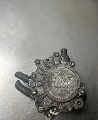 Skoda Octavia Mk2 (1Z) Vacuum pump 03G145209 071003A1